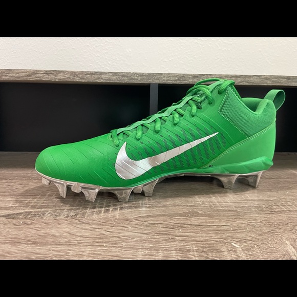 SAMPLE Nike Oregon Ducks Alpha Menace Pro 2 Low Football Cleats Men’s Size 14